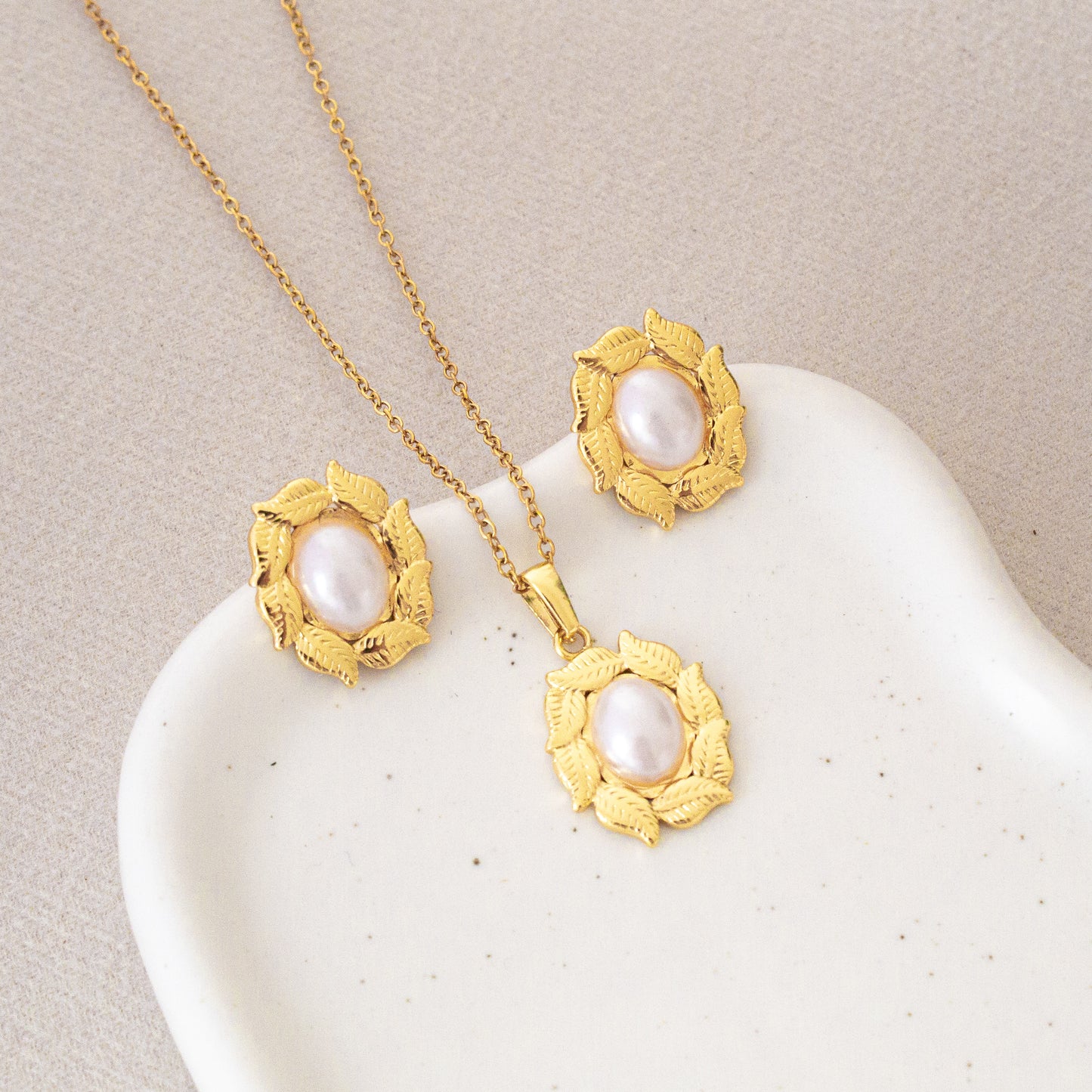 Conjunto Hojas y perlas