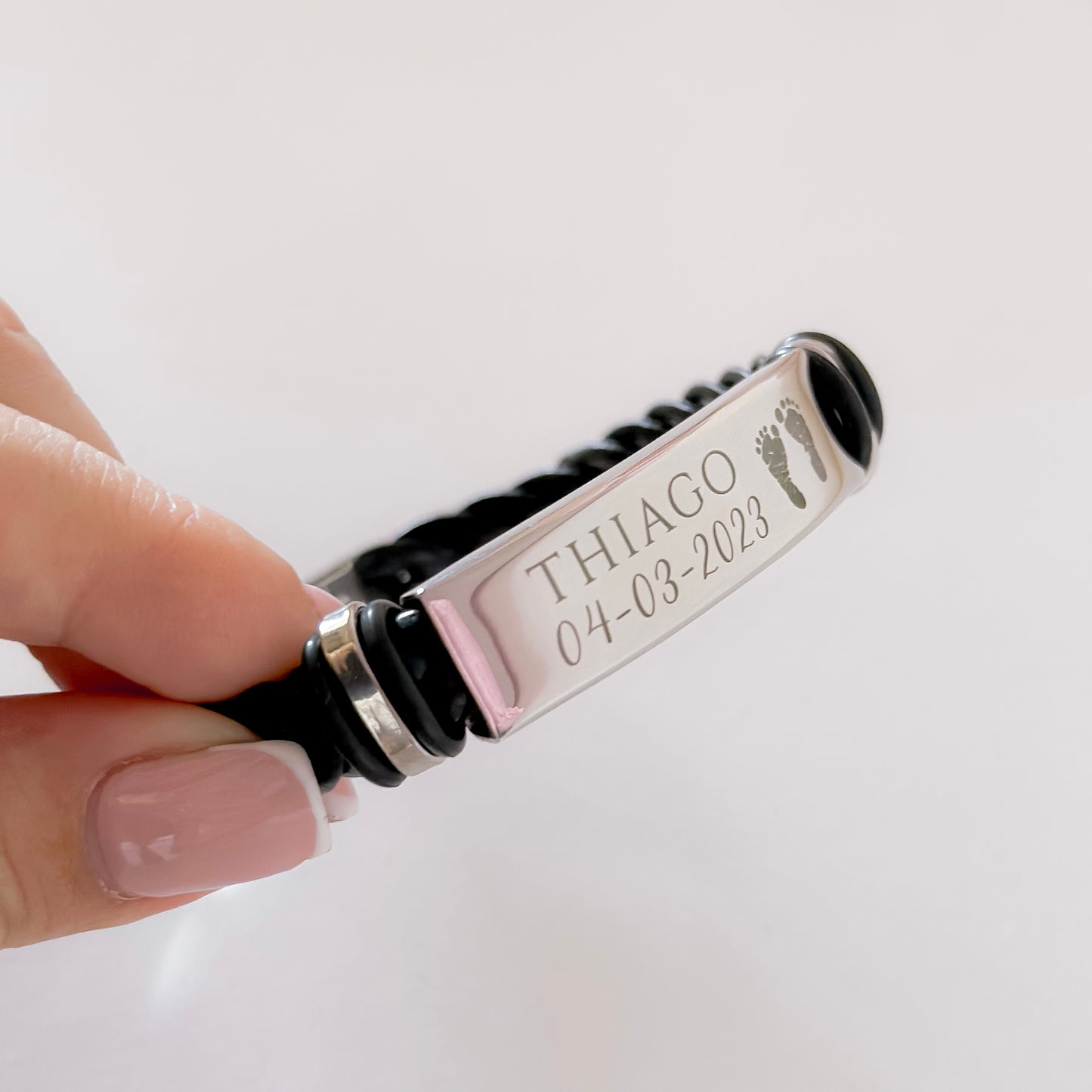 Pulsera sintética grabada