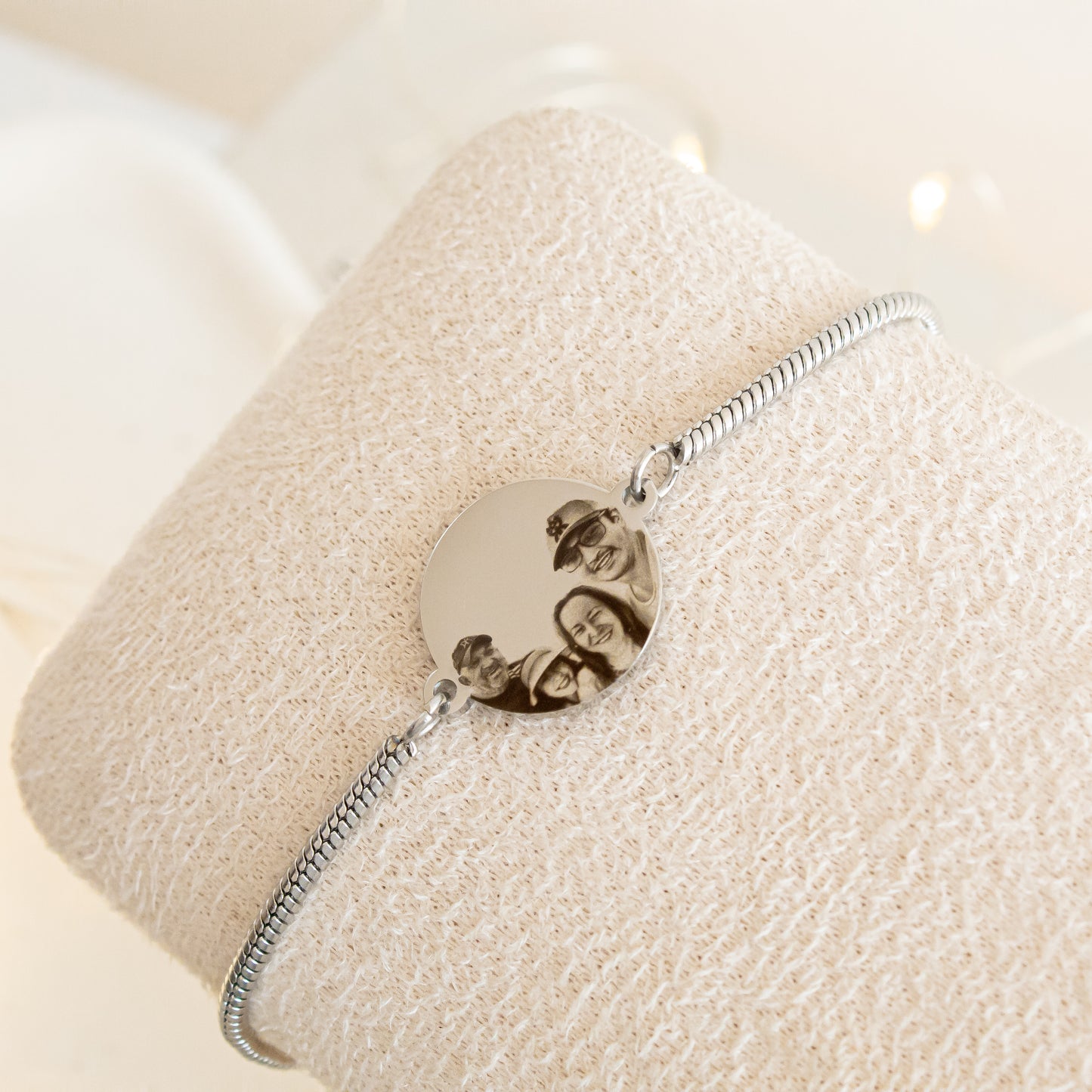 Pulsera ajustable con fotograbado