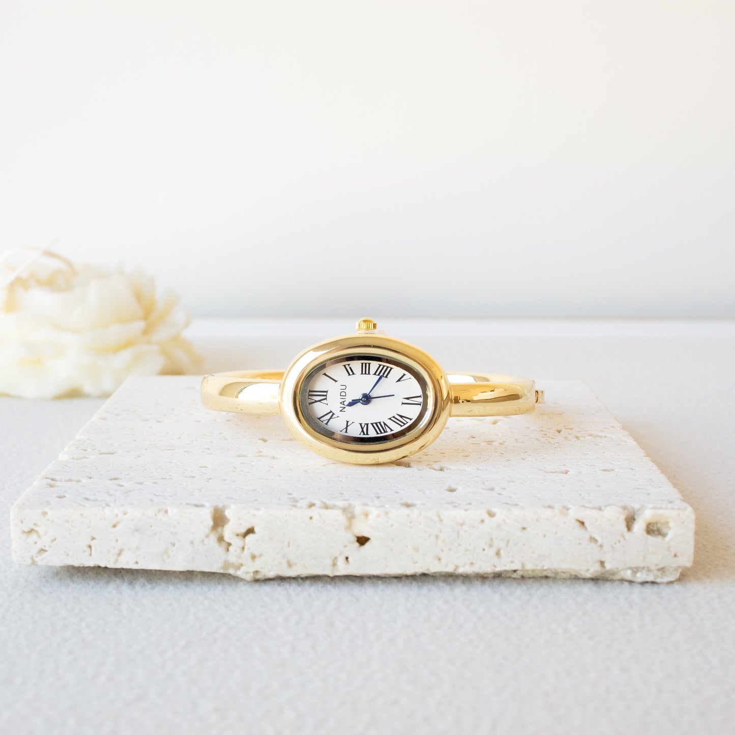 Reloj Naidu estilo brazalete