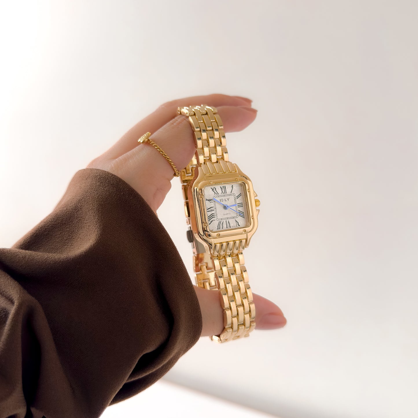 Reloj IELY dorado