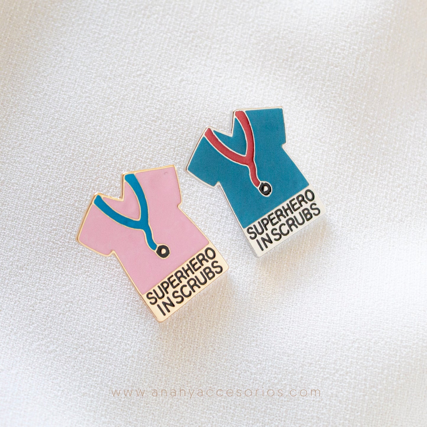 Pin Uniforme médico