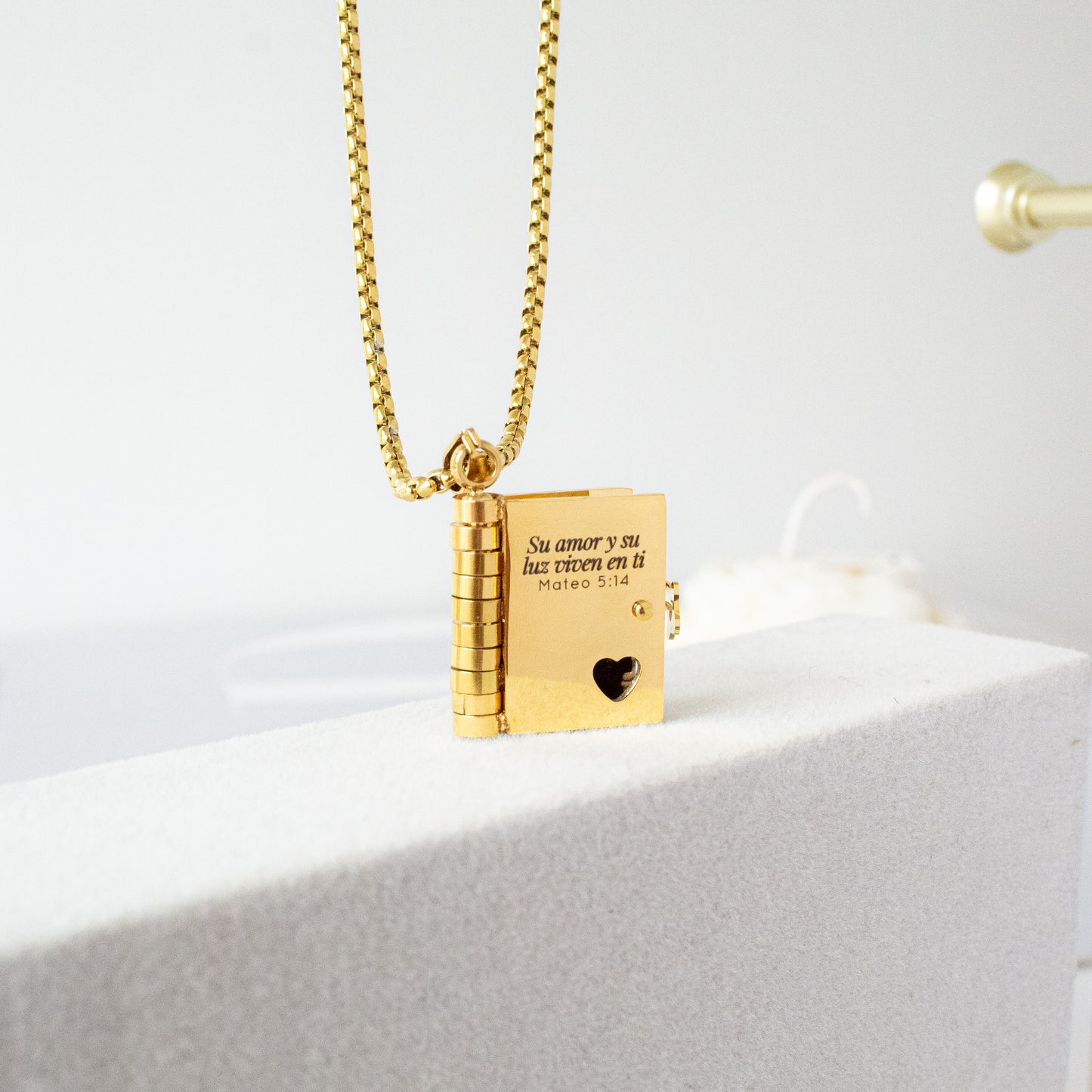 Cadena “Historias”