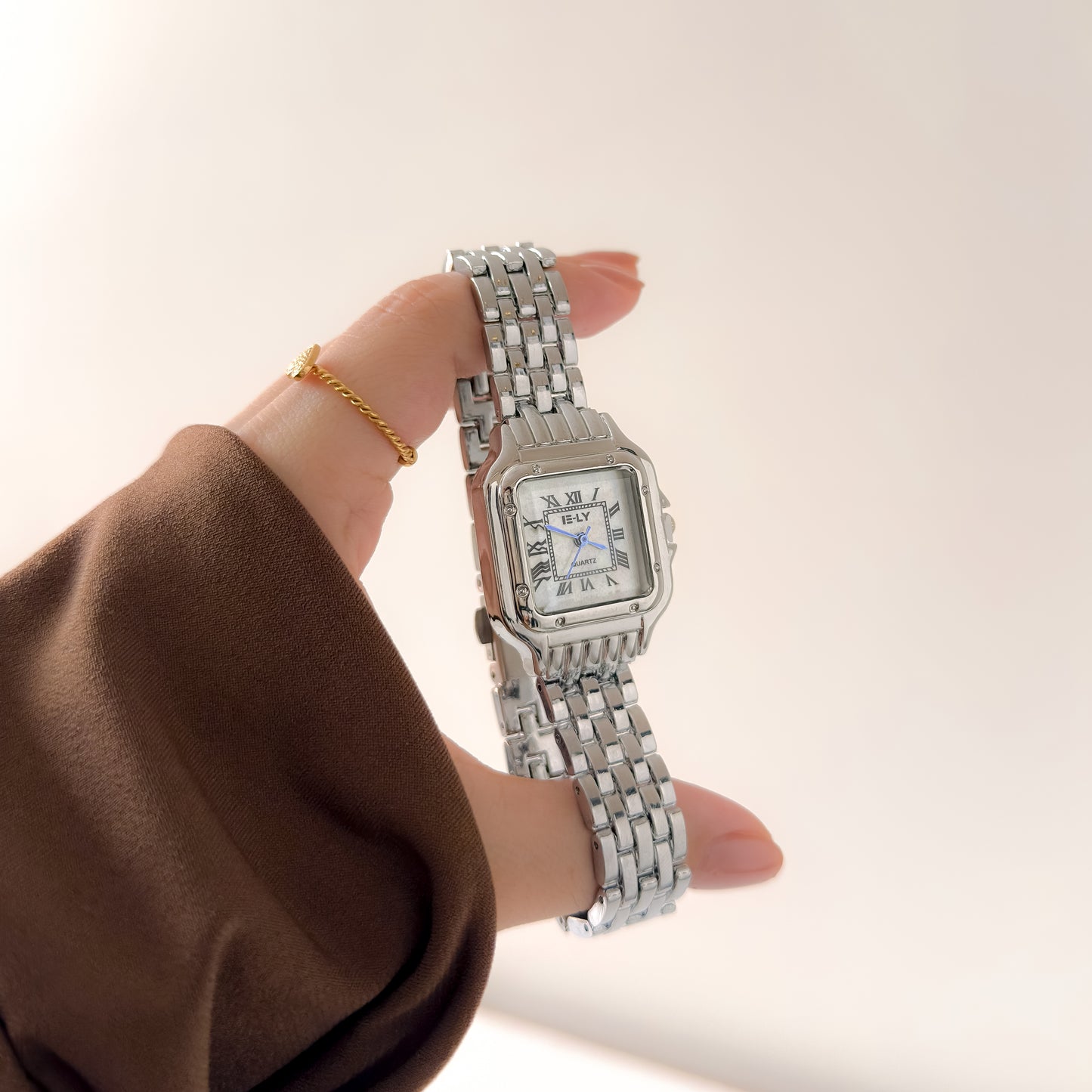 Reloj IELY plateado