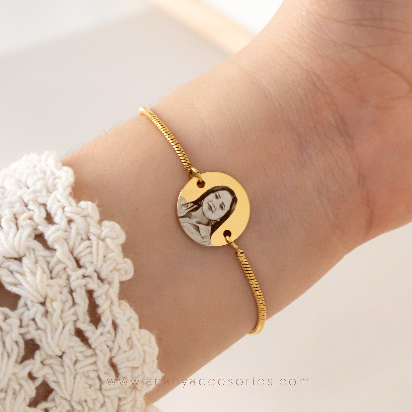 Pulsera ajustable con fotograbado
